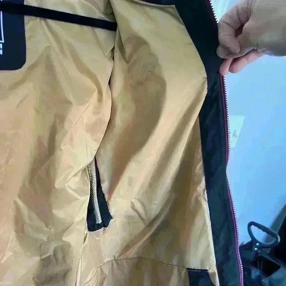 Worn to with twice less an hour use thought I’d fit but I’m a large not medium - Picture 7 of 7